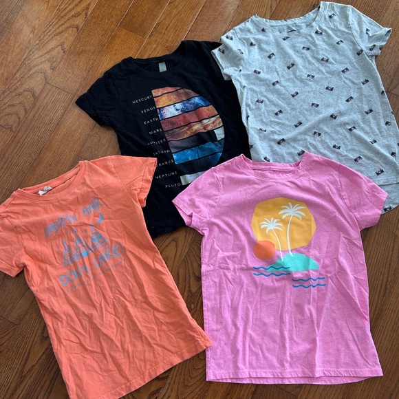 Bundle of girls T-shirts 7/8 - Picture 1 of 9